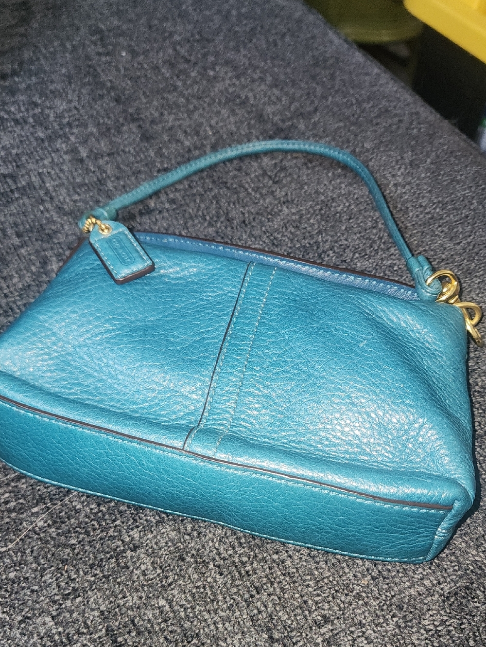 Coach Pebbled Leather Teal Blue Wristlet Clutch Pouch RARE Color Turnlock Gold - Picture 13 of 14